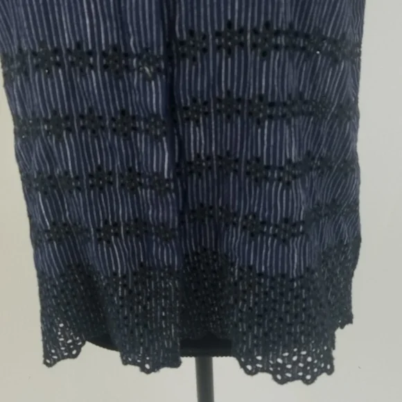 Madewell M eyelet striped button front blouse - Picture 3 of 6